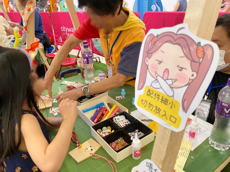 {"ARInfo":{"IsUseAR":false},"Version":"1.0.0","MakeupInfo":{"IsUseMakeup":false},"FaceliftInfo":{"IsChangeEyeLift":false,"IsChangeFacelift":false,"IsChangePostureLift":false,"IsChangeNose":false,"IsChangeFaceChin":false,"IsChangeMouth":false,"IsChangeThinFace":false},"BeautyInfo":{"SwitchMedicatedAcne":false,"IsAIBeauty":false,"IsBrightEyes":false,"IsSharpen":false,"IsOldBeauty":false,"IsReduceBlackEyes":false},"HandlerInfo":{"AppName":2},"FilterInfo":{"IsUseFilter":false}}